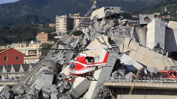 Escombros del puente Morandi.