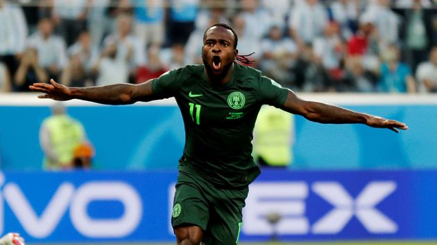 Victor Moses anunció el retiro de la Selección de Nigeria a los 27 años