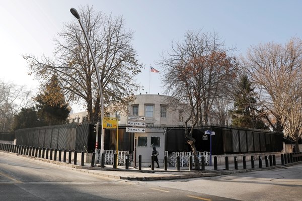 El frente de la embajada de Estados Unidos en Ankara (Reuters)