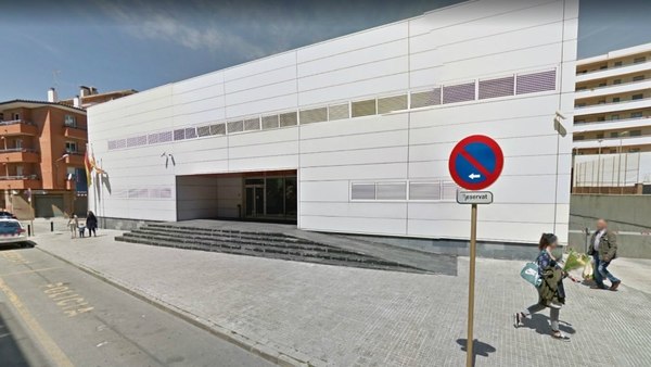 Fachada de la comisaría de Cornella de Llobregat, en Cataluña (Google)