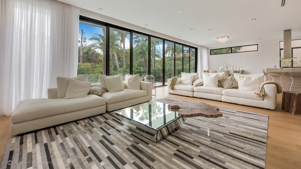 Diseñada con un estilo tropical en mente, Sabal Development ofrece tranquilidad y privacidad en el diseño de la casa