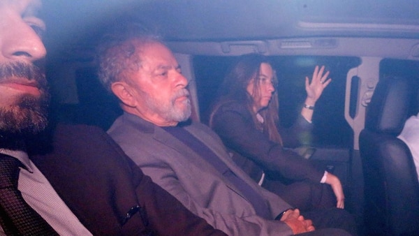 Lula fue condenado a más de 12 años de prisión por corrupción