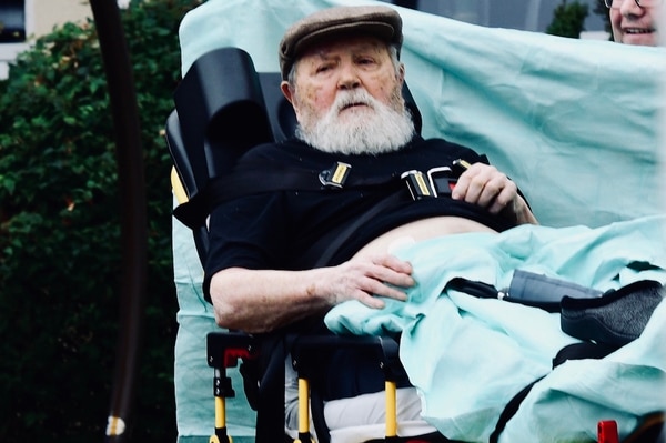 El ex miembro de las SS Jakiv Palij, siendo removido de su hogar en Queens y deportado a los 95 años a Alemania