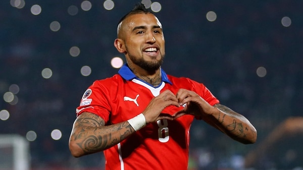 Vidal festeja un gol con la camiseta de Chile durante la Copa América. (Foto: AP)