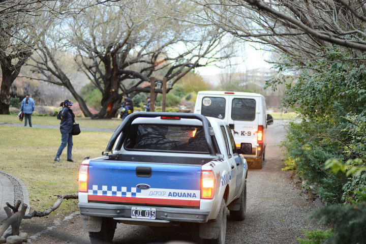 Continúan los allanamientos en la propiedad de la ex presidenta Cristina Fernández de Kirchner en el Calafate. (Foto Francisco Muñoz / OPI Santa Cruz)