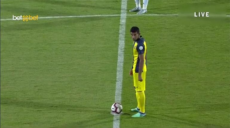 Gilbert Álvarez durante su début en la Liga árabe. | Foto: Gilbert Álvarez