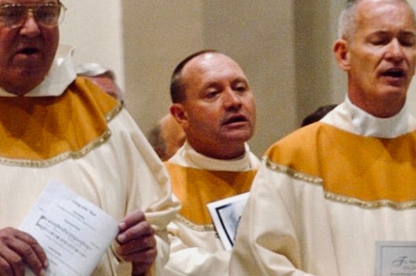 El ex monseñor Kevin Wallin ganó notoriedad en 2013 tras ser acusado de narcotráfico