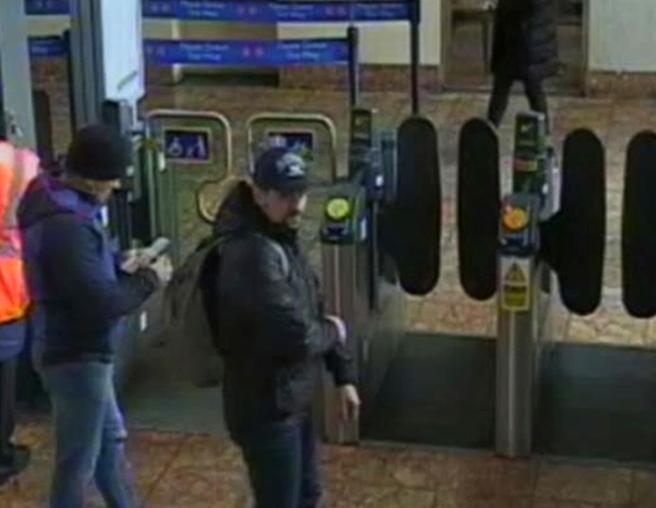 Imagen de los sospechosos en la estación de tren de Salisbury el 4 de marzo