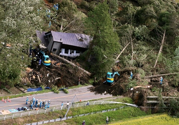 Otra de las casas dañadas por el terremoto en Atsuma (Reuters)