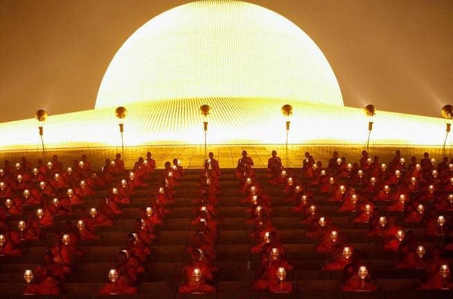 La impresionante celebración budista del Magha Puja. (EFE)