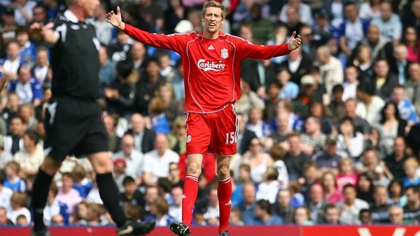 Peter Crouch jugó tres temporadas en el Liverpool con Xabi Alonso