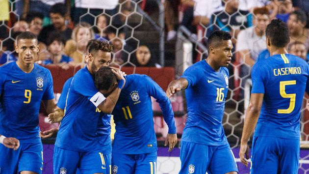 Brasil aplastó a El Salvador en un amistoso