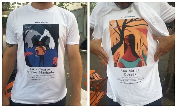 Camisetas con las postales impresas en la manifestación de Nueva York, el pasado 7 de agosto.