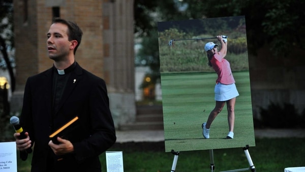 Estudiantes de la Universidad de Iowa despidieron a la golfista Celia Barquín (EFE)