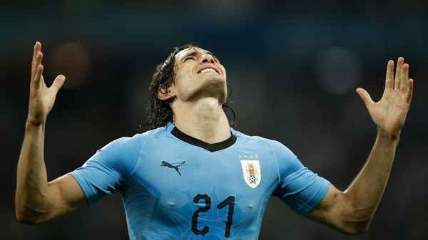 Edinson Cavani se lesionó durante el partido entre Portgual y Uruguay