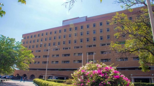 Al Hospital Universitario Fernando Troconis fue trasladada la víctima, donde permanece en cuidados intensivos.