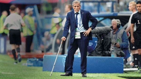 El ‘Maestro’ Tabárez firmó su renovación tras el Mundial de Rusia y seguirá al frente de Uruguay