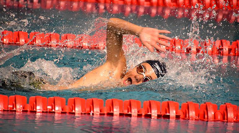 El nadador cruceño Alejandro Plaza en plena competencia en los 50 metros libres varones, ayer. | José Rocha