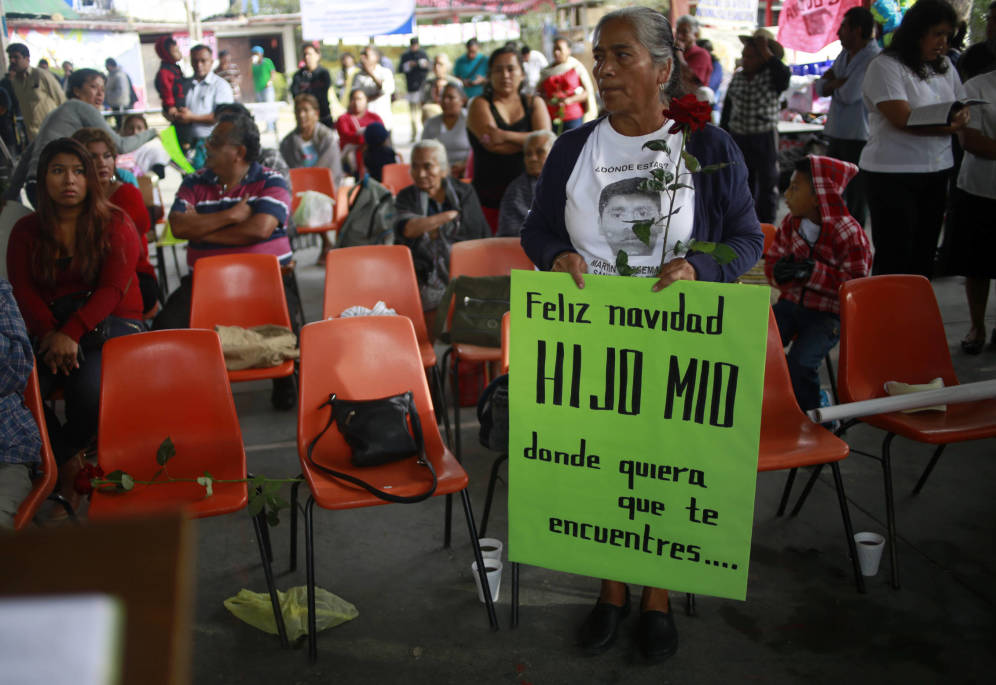 Foto: Una madre de uno de los 43 desaparecidos en Iguala durante una misa en Ayotzinapa, México. (Reuters)