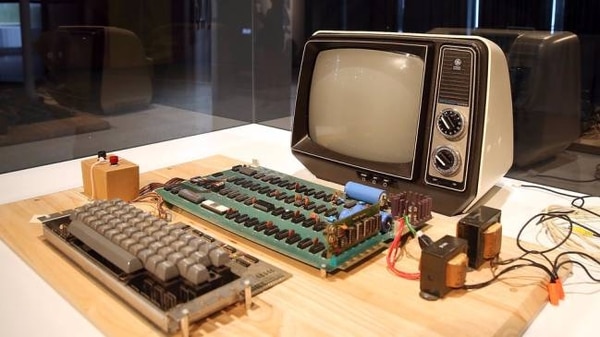 Apple I.