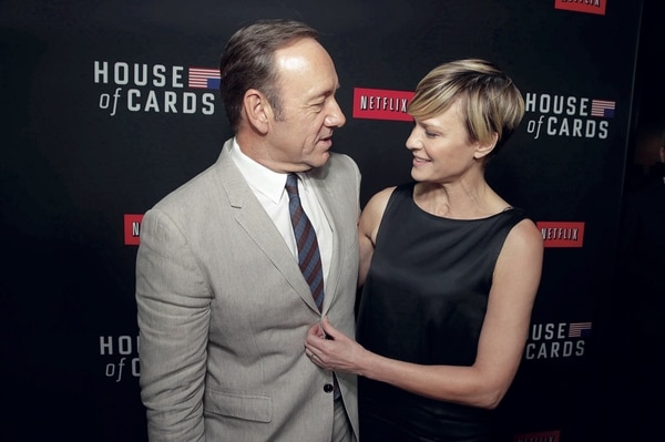 El personaje de Spacey también fue eliminado de la serie de televisión estadounidense “House of Cards” luego que más de 30 hombres lo acusaron de haber sido abordados sexualmente por él