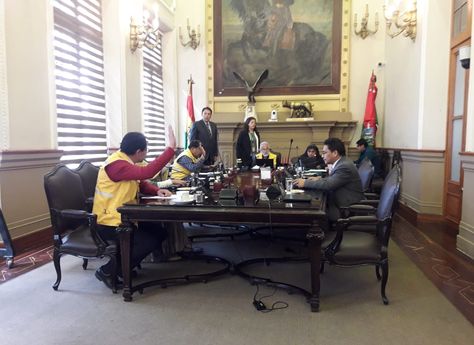 La sesión del Concejo Municipal de La Paz en la que se aprobó el Tribunal de Imprenta.