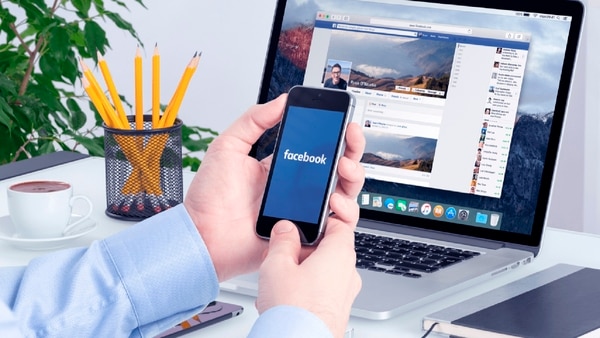Facebook también usa los contactos de la libreta de direcciones del teléfono del usuario para permitir a los anunciantes dirigir mejor sus mensajes