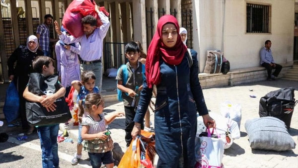 Cientos de civiles escapan de Idlib