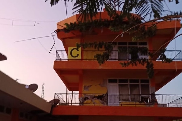 Los daños en la torre de control (Kompas.com)