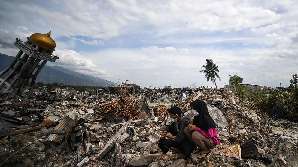 Hallan vivos a 31 menores atrapados en dos colegios una semana despuÃ©s del tsunami en Indonesia
