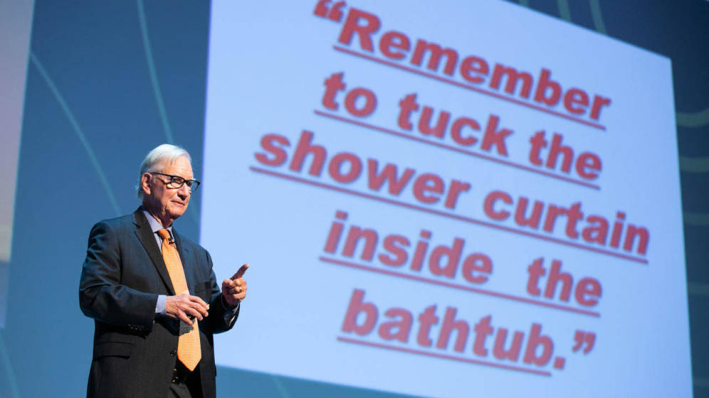 Foto: Tom Peters durante el acto. (EC)