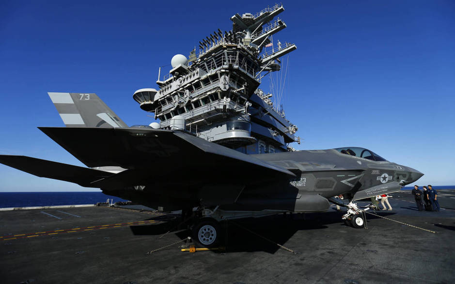 Un F-35C Joint Strike Fighter de la compañía Lockheed Martin sobre la cubierta del portaaviones USS Nimitz en la costa de California. (Reuters)