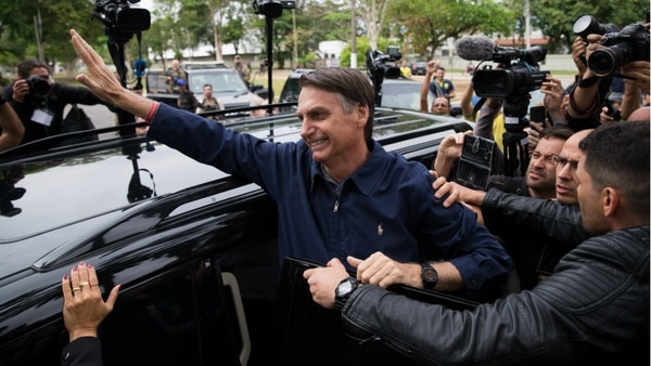 Jair Bolsonaro obtuvo una clara ventaja en la primera vuelta de las elecciones presidenciales del domingo (AFP)