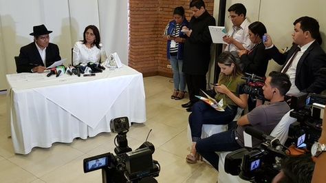 El canciller Diego Pary y la ministra de Comunicación, Gisela López, en la rueda de prensa de este jueves.