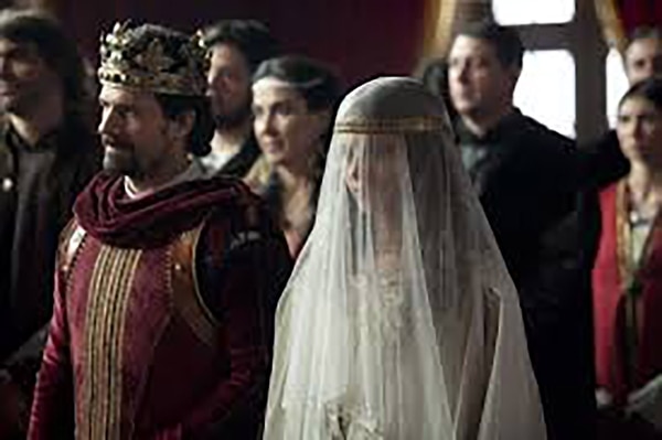 El casamiento de Fernando e Isabel. Escena de la miniserie “Isabel” de la Televisión Española (TVE)