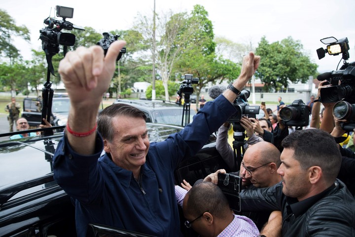 Bolsonaro se impone a Haddad en la campaña por la presidencia de Brasil. (AFP)