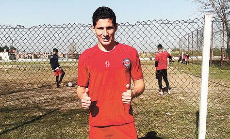 Sebastián Fernández con la camiseta de Argentinos Juniors en un partido de la Liga de reservas en Buenos Aires, Argentina. Foto: Romina Tayandi