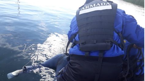 Efectivos de la Armada en labores de rescate en el Lago Titicaca.