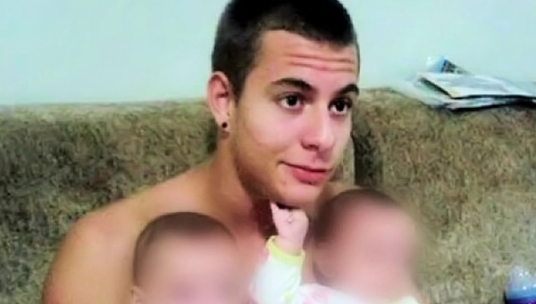 Nogueira Gouveia con bebés no identificados