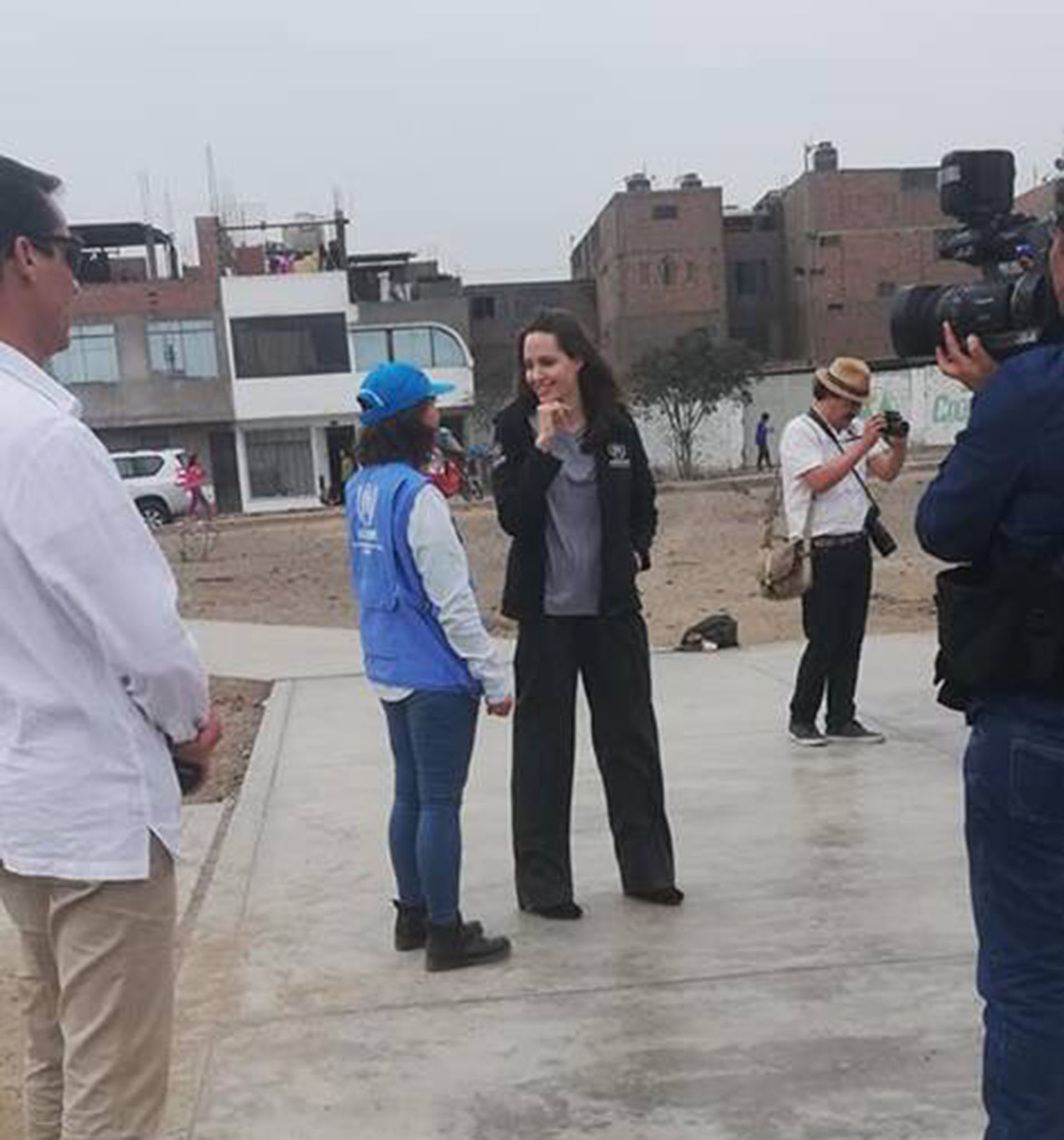 Jolie escuchó a los refugiados y a las personas que los asisten (@rosmery_steph)