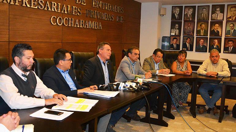 Una de las conferencias de prensa de los empresarios cochabambinos (archivo). | LOS TIEMPOS