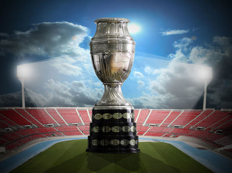 El trofeo de la Copa América que se disputa cada cuatro años en Sudamérica. Foto: Archivo AFKA