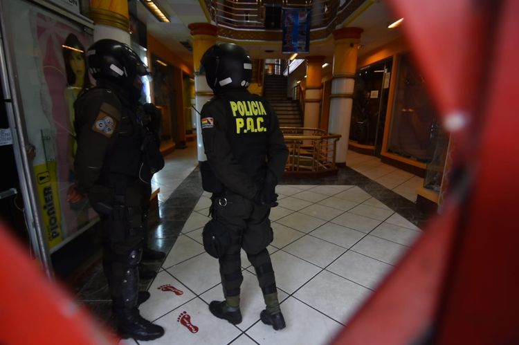 Imagen del asalto a la galería Graneros ocurrido este viernes 26 de octubre de 2018. Foto: APG