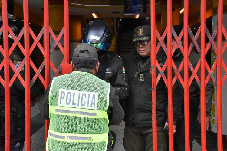 Imagen del asalto a la galería Graneros ocurrido este viernes 26 de octubre de 2018. Foto: APG