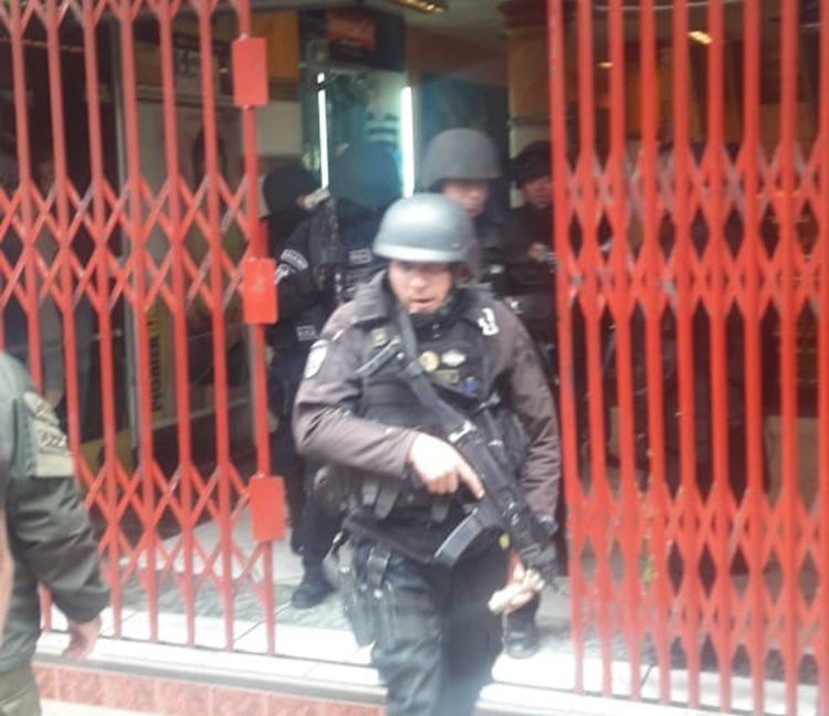 Imagen del asalto a la galería Graneros ocurrido este viernes 26 de octubre de 2018. Foto: APG