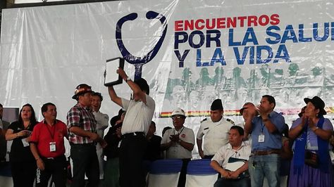 Entregan al presidente Evo Morales conclusiones de la Cumbre de Salud. Foto:Ministerio de Salud