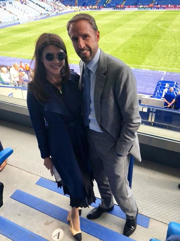 La modelo compartió una foto con Southagte, entrenador de Inglaterra