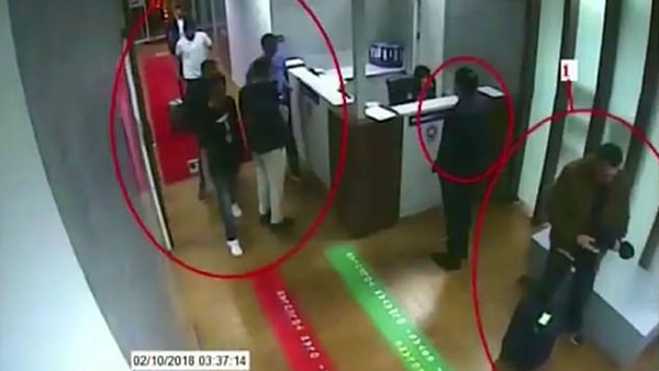 Los presuntos miembros del escuadrón de la muerte que asesinó a Jamal Khashoggi en el Aeropuerto Internacional de Ataturk, luego de asesinar al periodista y regresando a Arabia Saudita (AFP)