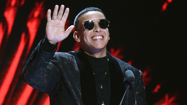 El cantante de “Gasolina”, “Shaky Shaky” y “Dura” sobrepasó los 44,7 millones de oyentes mensuales en Spotify