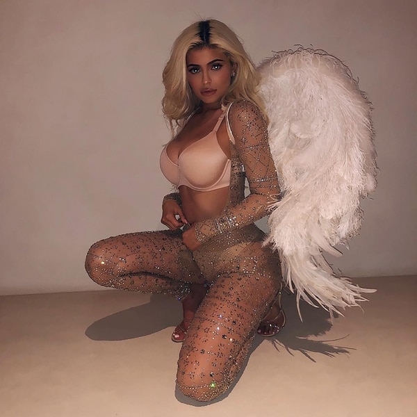 Kylie Jenner con el mismo look de la modelo Candice Swanepoel de Victoria’s Secret(Instagram)